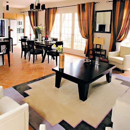 Kompleks wypoczynkowy Lagrange Carre Beauchene 3*