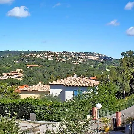 假日公园 Residence Lagrange Vacances Villas Le Carre Beauchene 3*